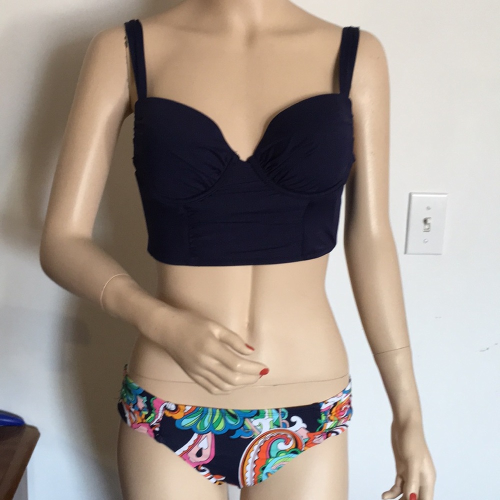 NWT. Tommy Bahama Bikini. 32C/XS